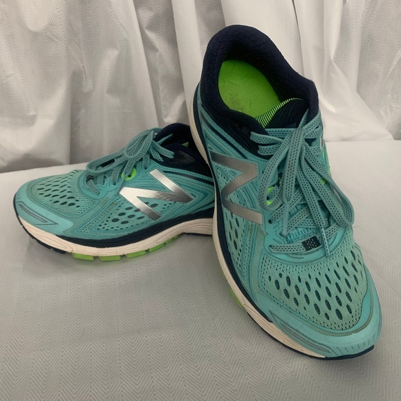 New Balance Shoes - New Balance 860v8 Running Shoes Size 7.5